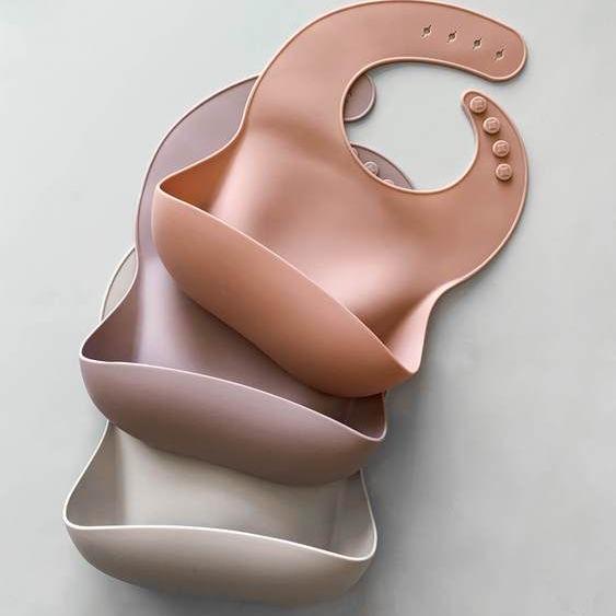 Premium Silicone Baby Bib with Food Catcher – Mess-Free Feeding Solution