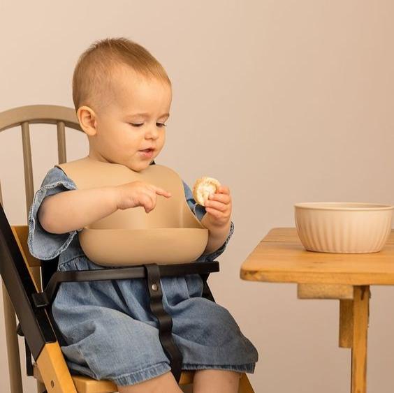 Premium Silicone Baby Bib with Food Catcher – Mess-Free Feeding Solution